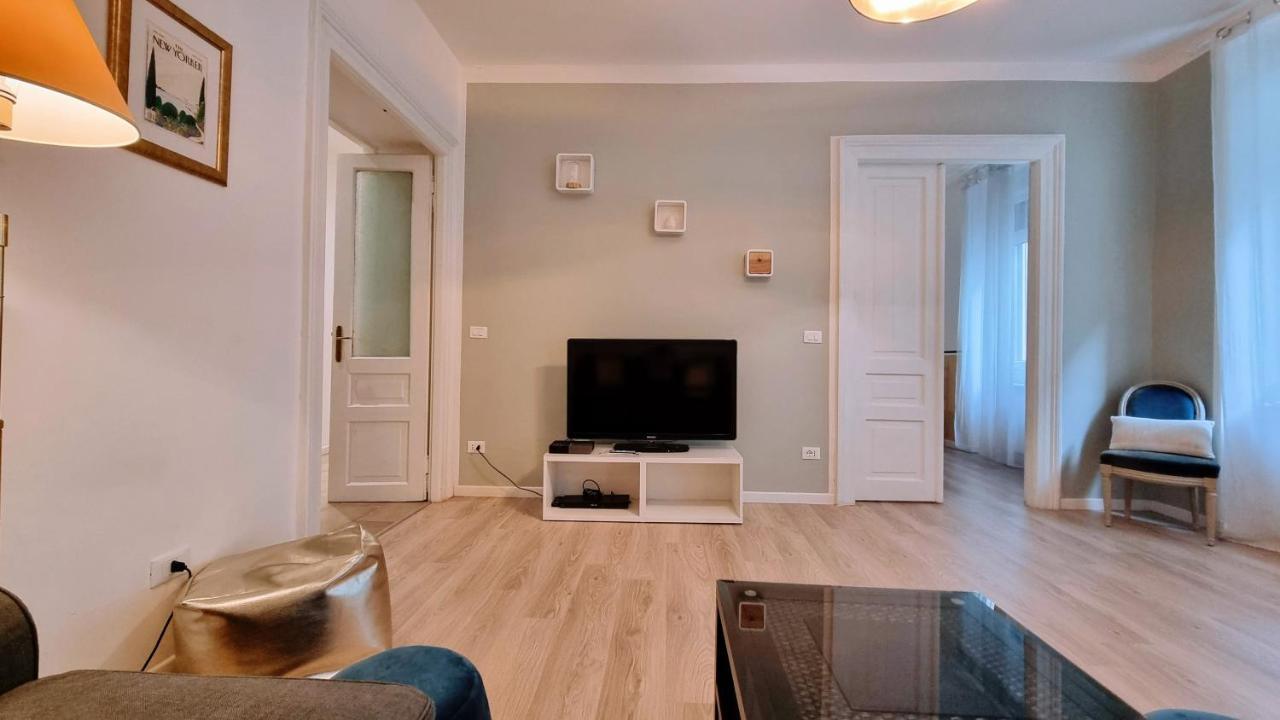 La Casa Dei Leoni Lägenhet Trieste Exteriör bild